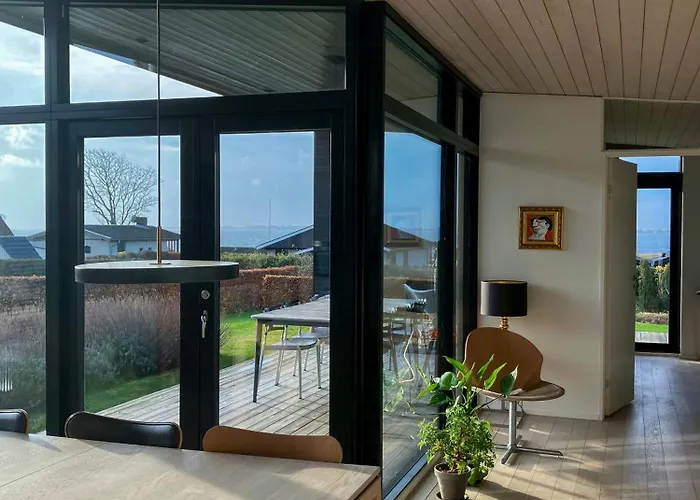 Moderne Hus Med Havudsigt Naer Faaborg